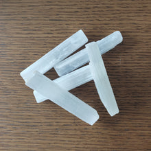 Load image into Gallery viewer, Crystals